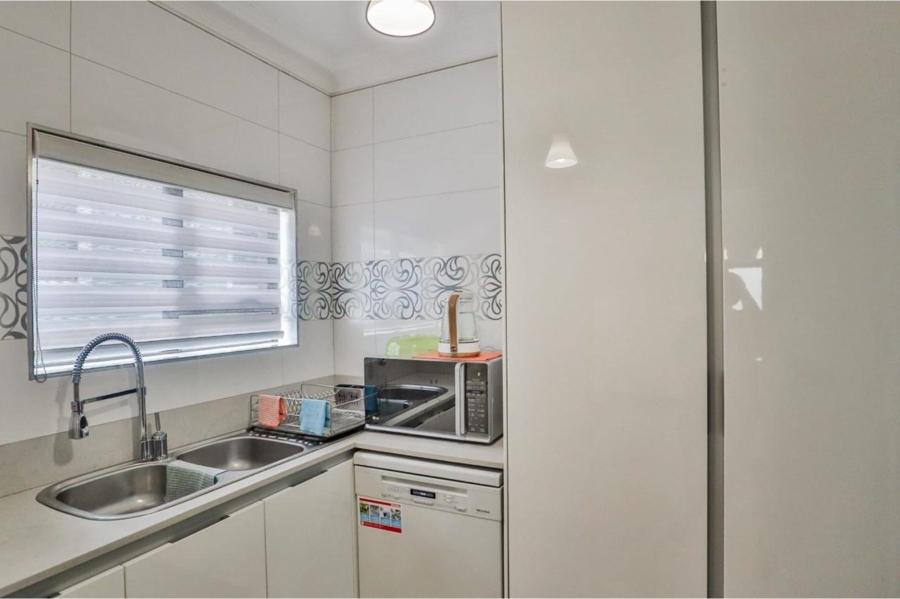 6 Bedroom Property for Sale in Birdwood Estate North West